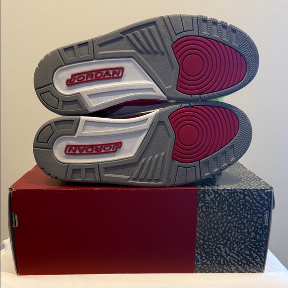 Air Jordan 3 Retro White/Light Curry-Cardinal Red - Picture 5 of 5